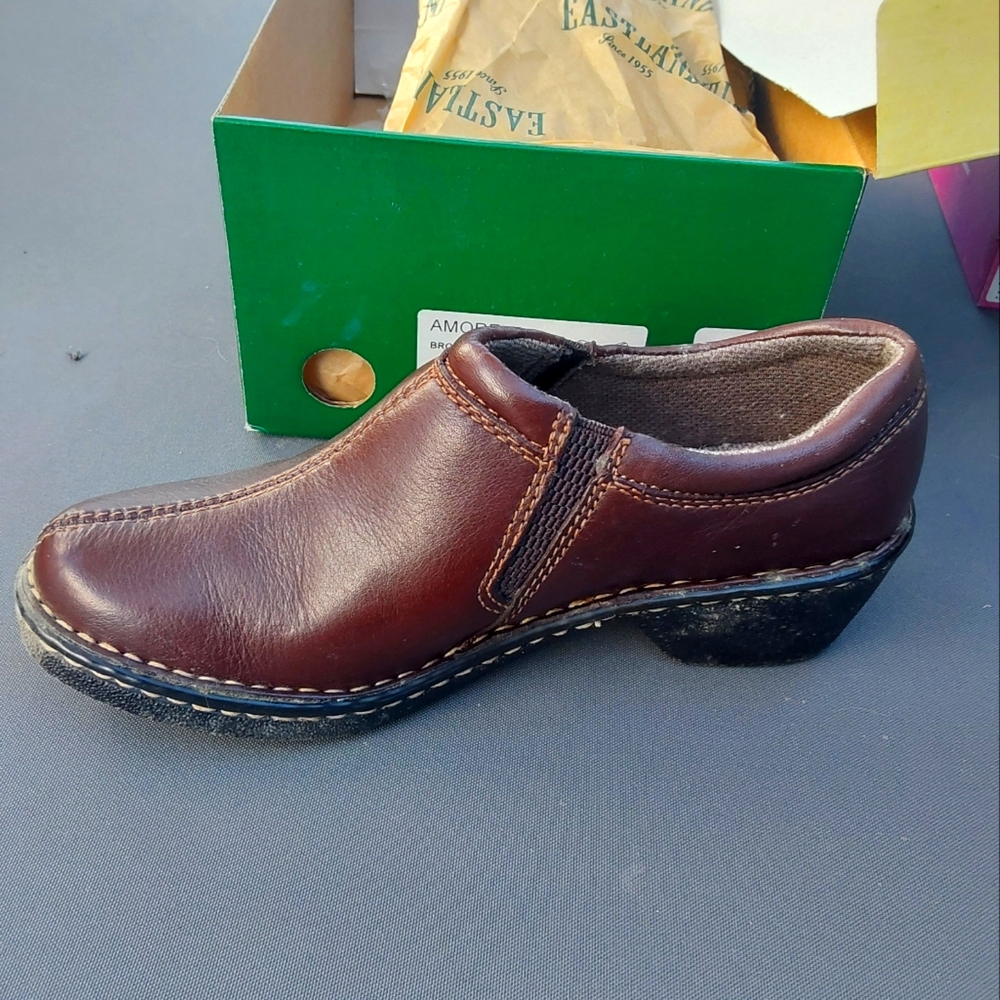 Eastland brown leather slip on bootie NIB